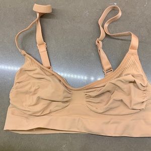 NWB SKIMS SCULPTING BRA